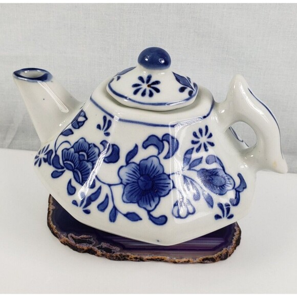 1950's Nantucket Chinese Porcelain Blue White Floral Teapot Octagon Shape w/Lid - Picture 3 of 16